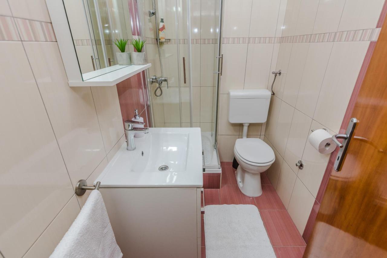 Neva Room With Private Bathroom Zadar Exterior foto